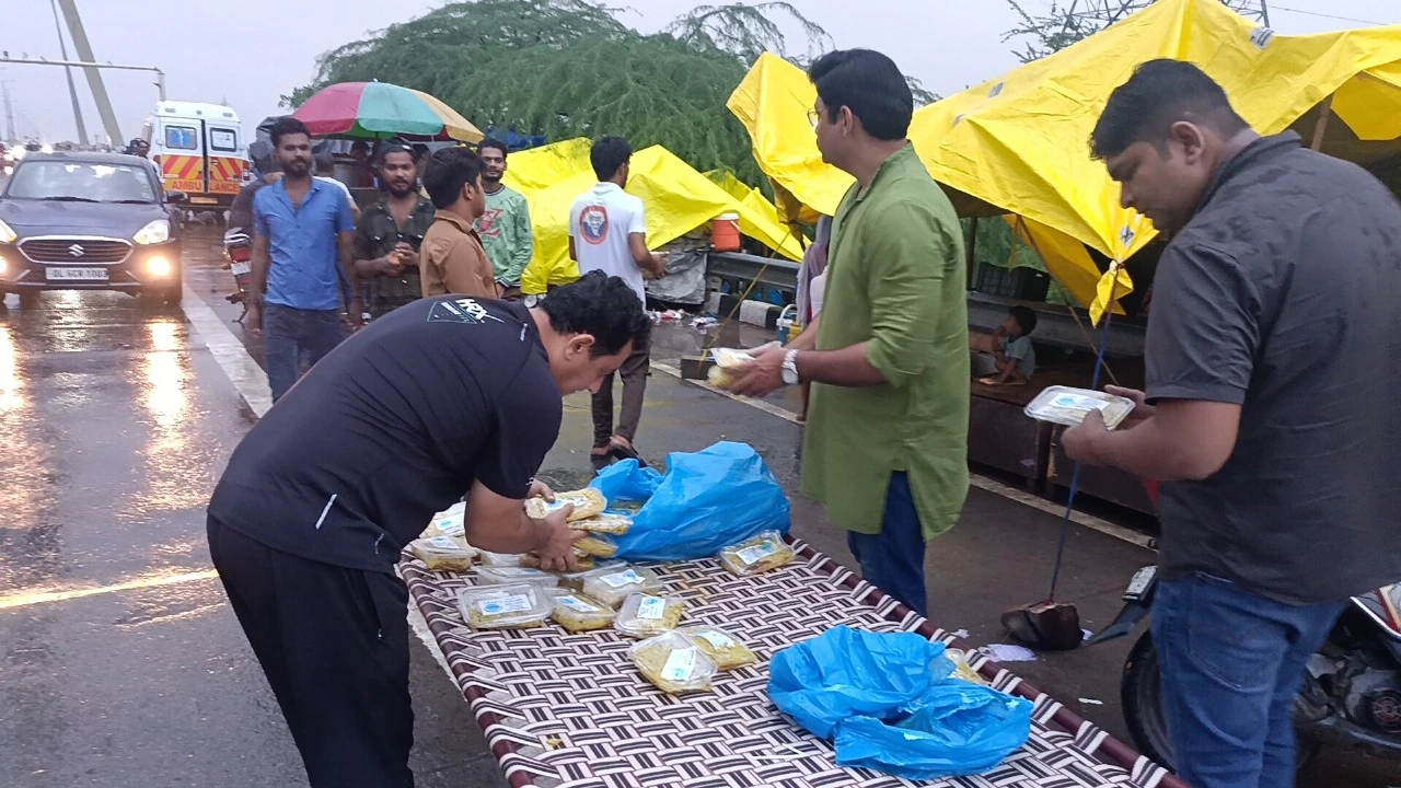punjabi welfare trust ngo sewa to public during flood